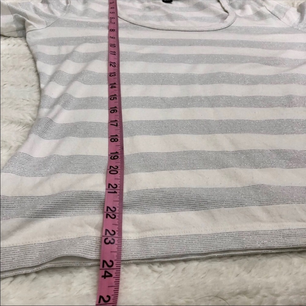 St. John white & silver pinstripe tee shirt - Picture 6 of 7